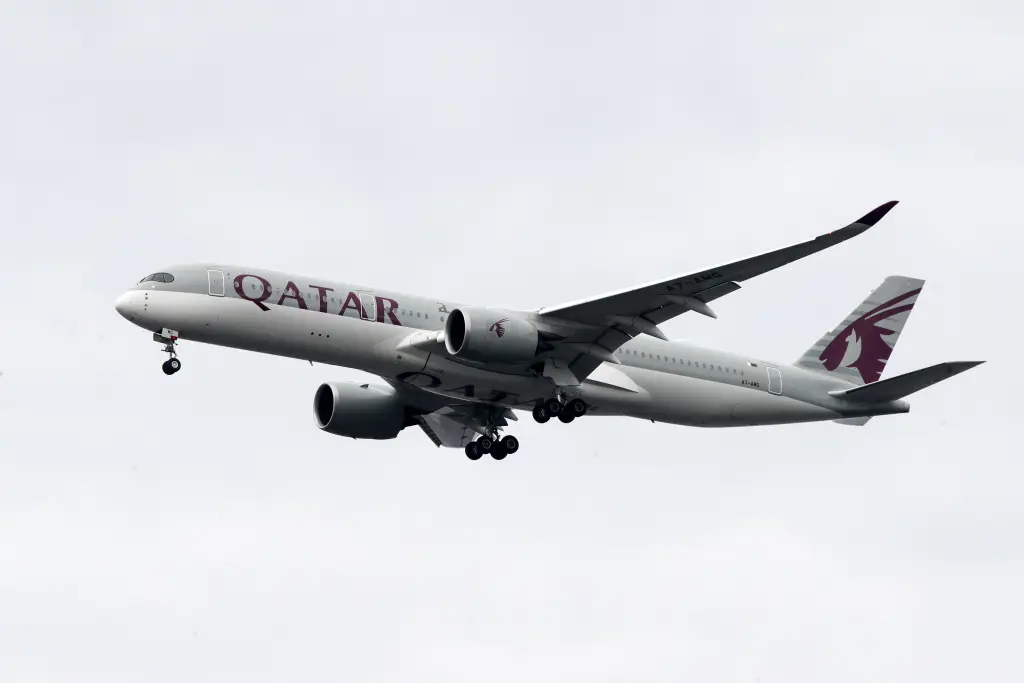 Turbulência deixa 12 passageiros feridos em voo da Qatar Airwais